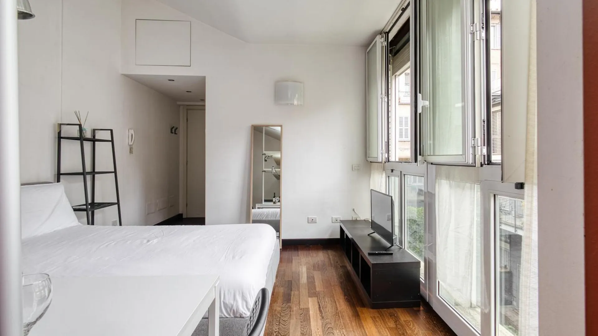Апартаменты Milano Isola - Quiet Spot Италия